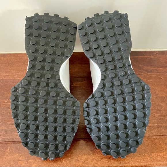 New Balance Women's Sneakers 327 Gray and White ‘Dusty Pink’ Size US 6 - Picture 5 of 9